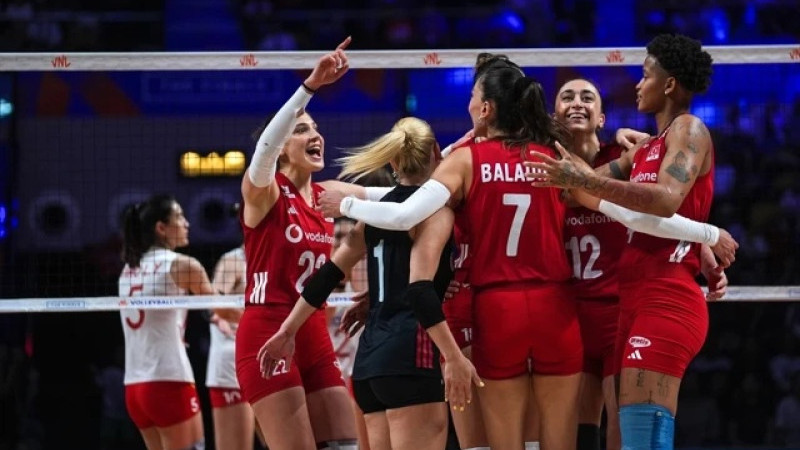 Türkiye durdurulamıyor! Filenin Sultanları Çin'i set vermeden geçti