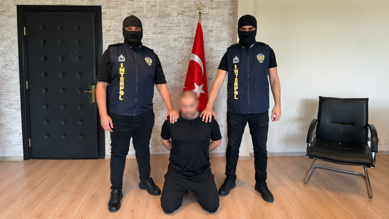 Gürcistan’dan Türkiye’ye iade! Aranan iki suç örgütü elebaşı yakalandı