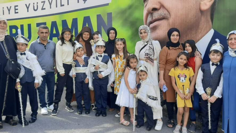 AK PARTİ MALTEPE 104 ÇOCUĞU SUNNET ETTİRDİ