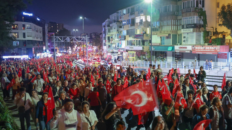 Cumhuriyet’in 100. yılında Maltepe’de on binler yürüdü