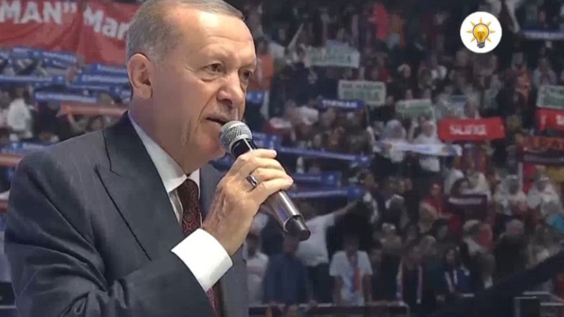 AK PARTİ'NİN 75 KİŞİLİK  MKYK LİSTESİ'NDE 49 DEGİŞİKLİK