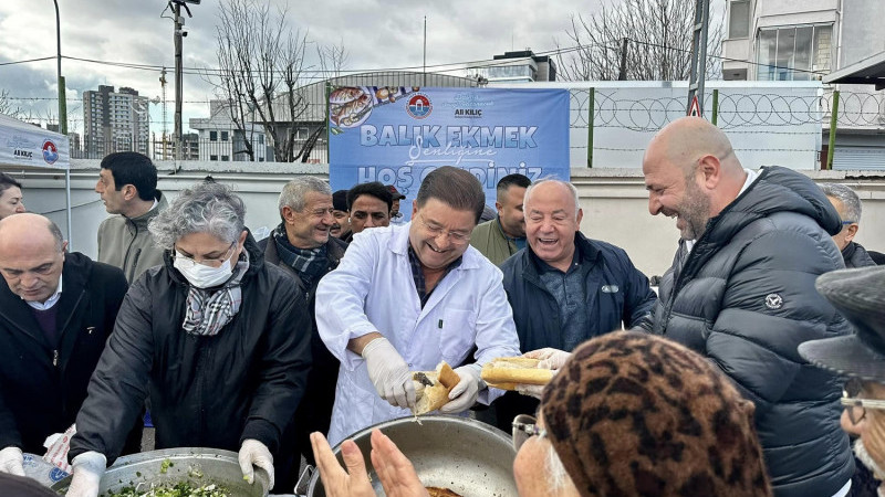 MALTEPE'DE EGLENCELI BALIK EKMEK ŞENLİĞİ 
