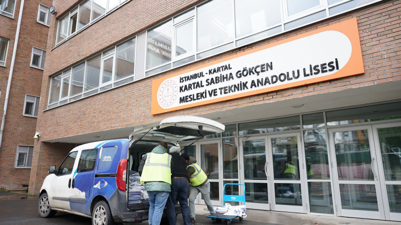 Kartal Belediyesi’nden 10 Bin Öğrenciye LGS ve TYT İçin Kitap Desteği