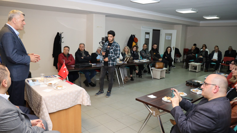 EKŞI MASSİPLILERLE BULUŞTU