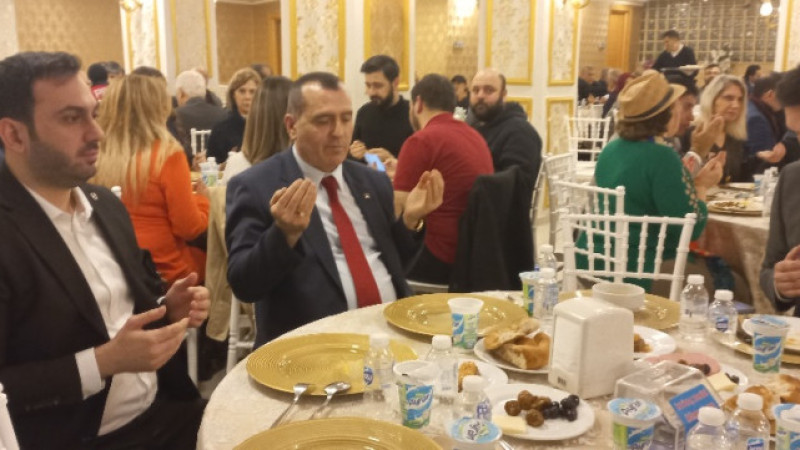 UĞURAL ÜLKÜDERİN GELENEKSEL İFTARINA KATILDI