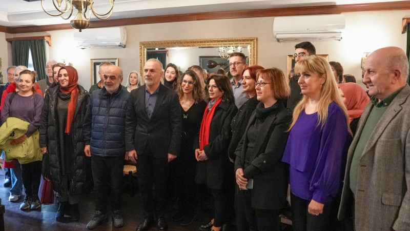 ESİN KÖYMEN’DEN MUSİKİ EĞİTİM VAKFI’NA ZİYARET