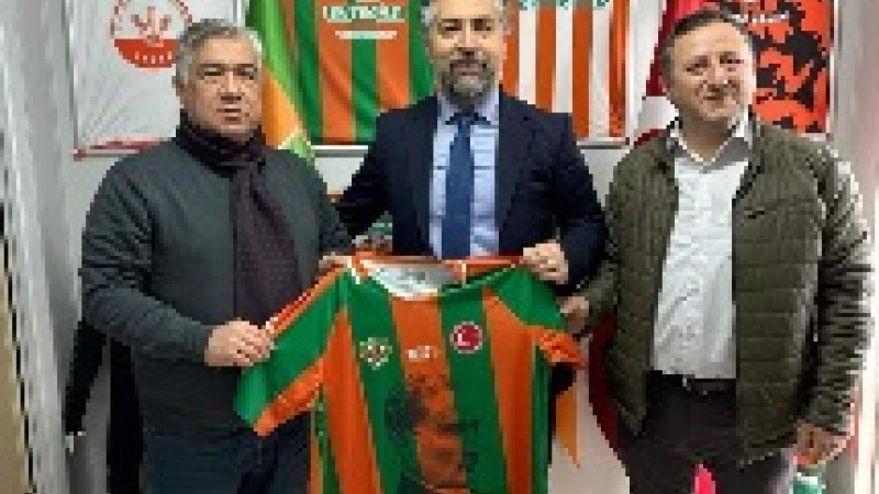 BAĞIMSIZ ADAY ÖZKAN GİRNESPOR'U ZİYARET ETTİ