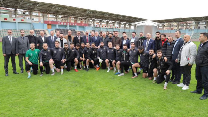 BAKAN BAK EKŞİ İLE BİRLİKTE MALTEPE STADYUMUNDA INCELEMEDE