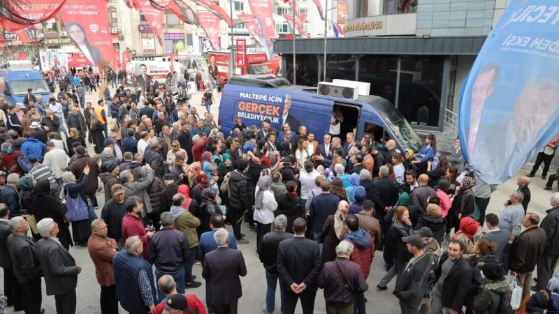 EKŞİ YE SEVGİ YÜRÜYÜŞÜNDE SEVGİ SELİ