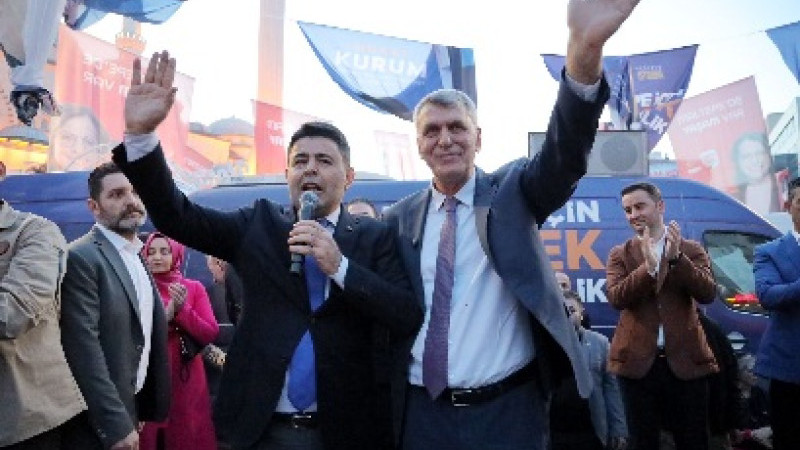  MEYDANDA  EKŞİ'NİN EV SAHİPLİĞİNDE BÜYÜK İFTAR